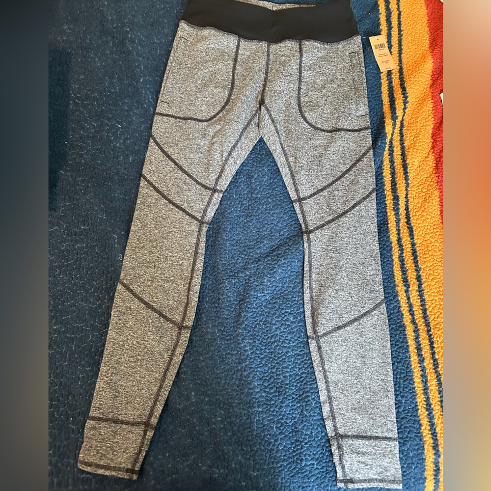 Duluth Trading Co leggings . NWT